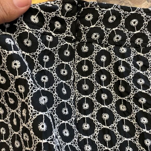 -Talbots Embroidered Capris 14 - Picture 9 of 9